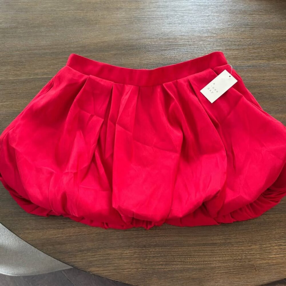 Brand new - Red Bubble Skirt size XL
